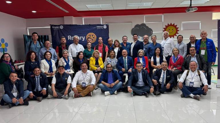 Socios de diferentes clubes rotarios de Baja California Norte, Sur, Sonora y Sinaloa se reúnen en un taller de capacitación