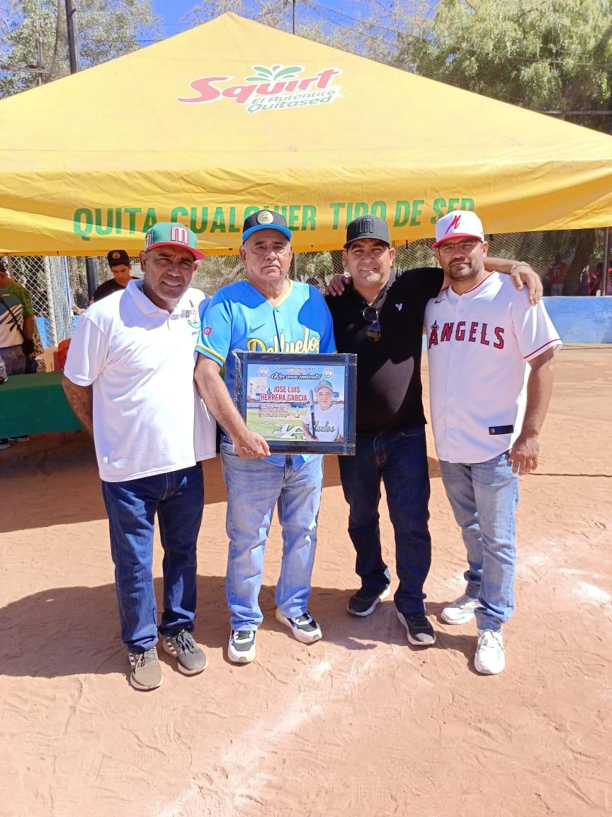 $!Cantan playball en el Club Deportivo Polluelos