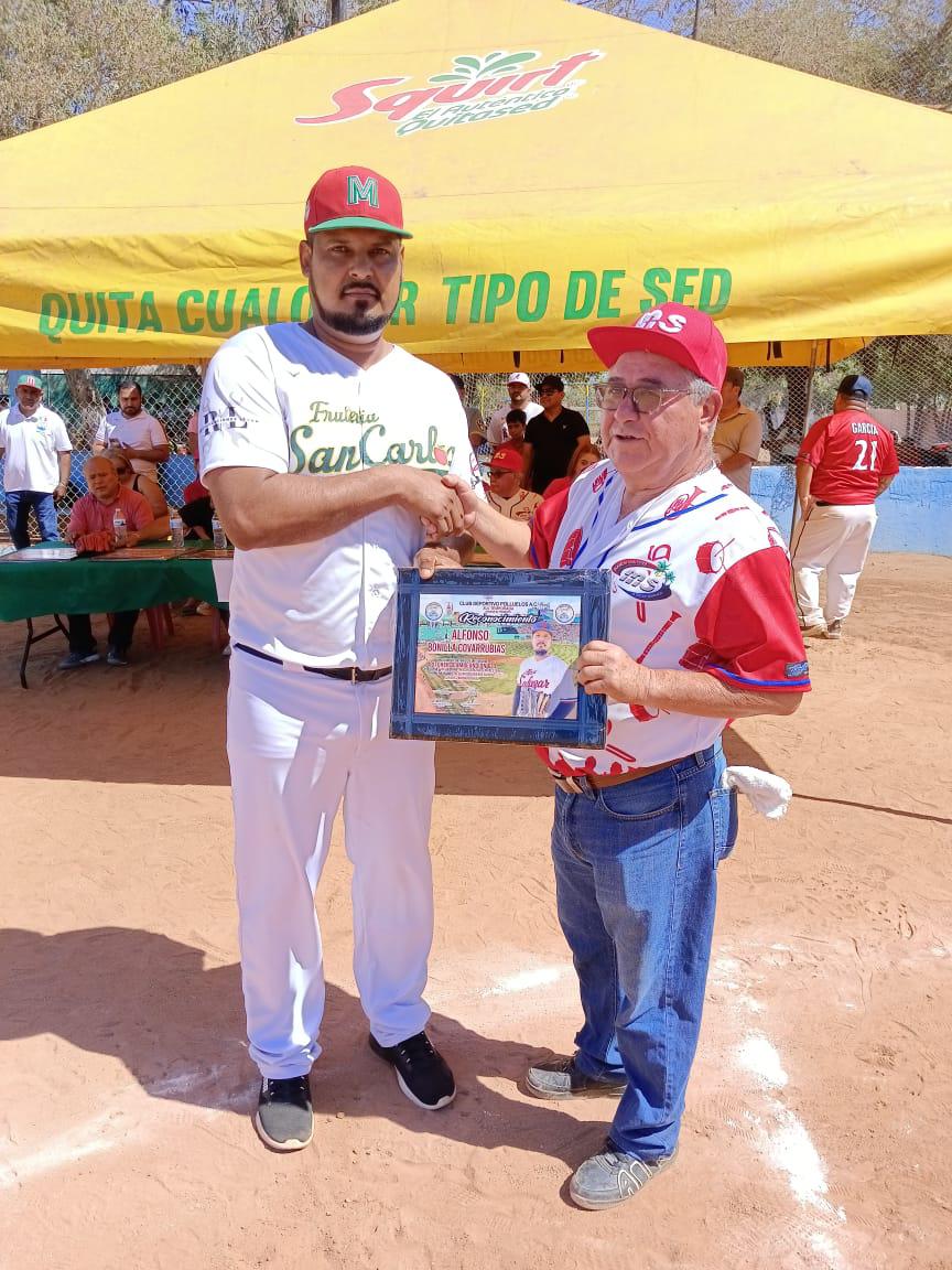 $!Cantan playball en el Club Deportivo Polluelos
