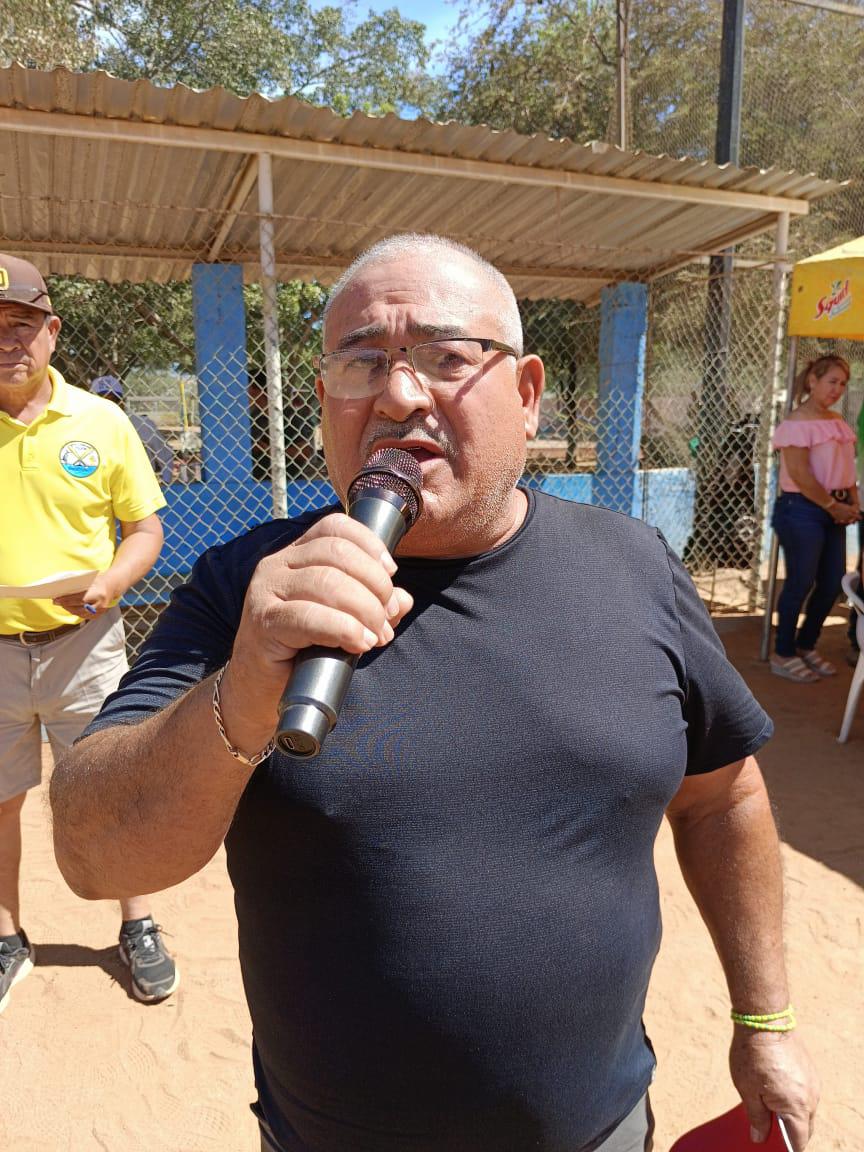 $!Cantan playball en el Club Deportivo Polluelos