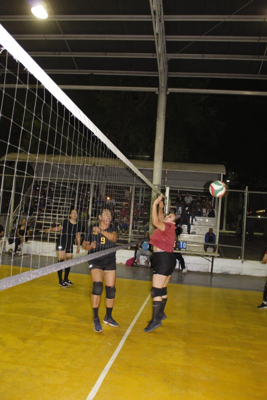 $!Todo un éxito el Torneo Navideño de Voleibol con Causa