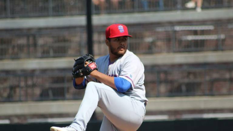 Manuel Espinoza poco a poco se ha consolidado en el pitcheo de South Bend Cubs.