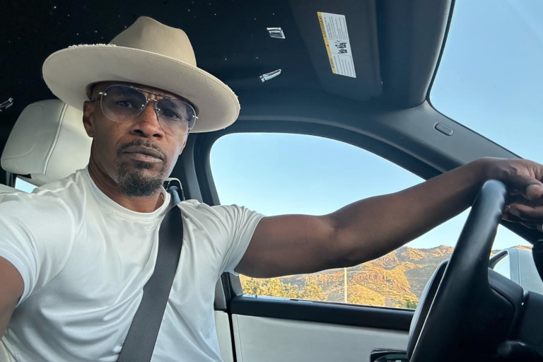 Regresa Jamie Foxx al cine tras problemas de salud