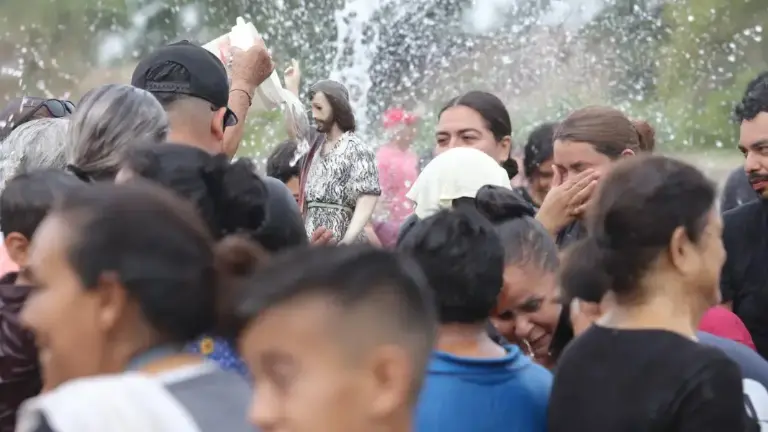 Se contempla mantener la celebración al interior del templo parroquial por motivos de seguridad.