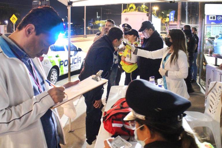 En Mazatlán, sancionan a 58 conductores por dar positivo en alcoholímetro