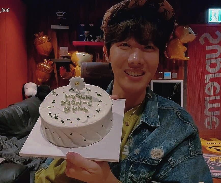 $!Celebra J-Hope de BTS su cumpleaños con un Live y estrena en Disney documental