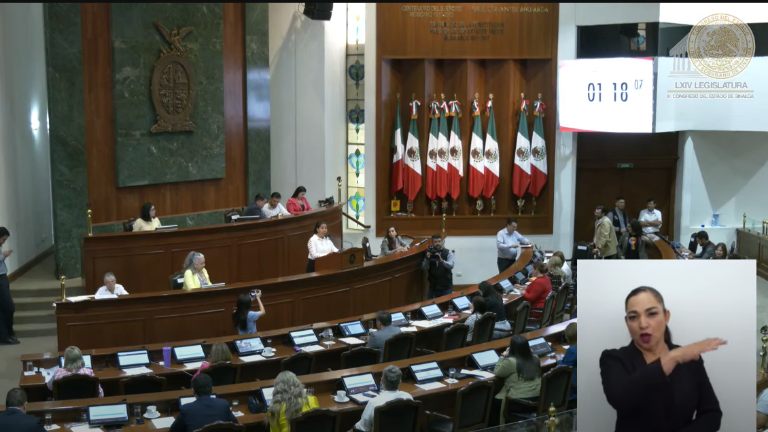 Momento en que la Diputada Deisy Judith Ayala da su posicionamineto sobre el tema de los jornaleros agrícolas y sus retos en Sinaloa.