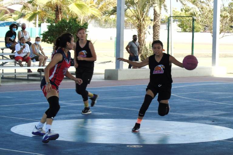 Toros debuta con pie derecho en Copa Mazatlán-Venados de Basquetbol