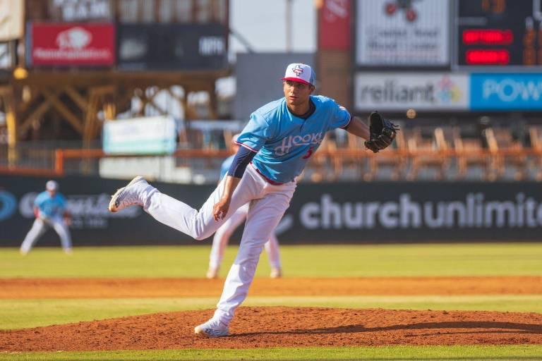 José Luis Bravo logra su primer salvamento con Corpus Christi Hooks