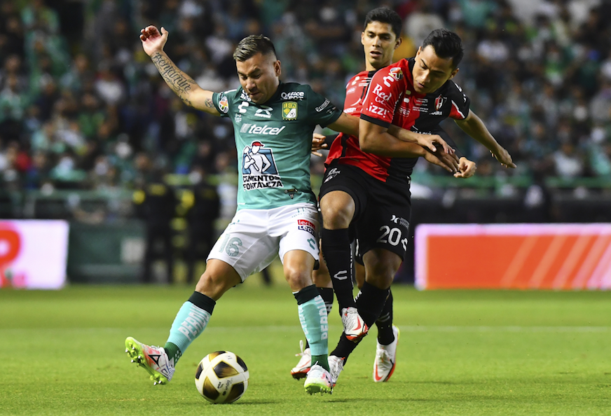 $!León da la voltereta ante Atlas y toma ventaja en la final del Apertura 2021