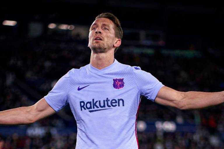 Las bombas no estallan; ni De Jong ni Cavani llegarán al Toluca