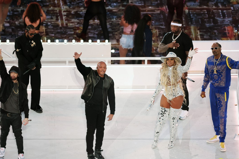 Triunfa el hip hop en la máxima fiesta del Super Bowl LVI