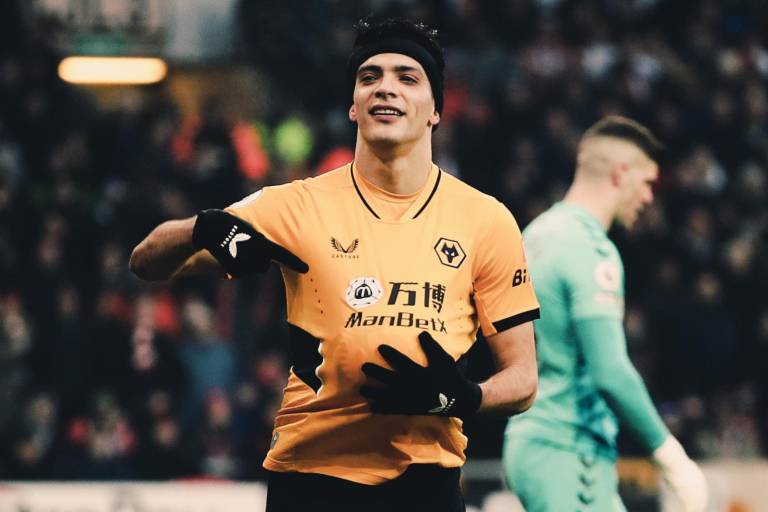 Raúl Jiménez brilla en la victoria de los Wolves sobre Southampton