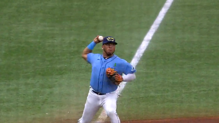 Isaac Paredes debuta con Rays.