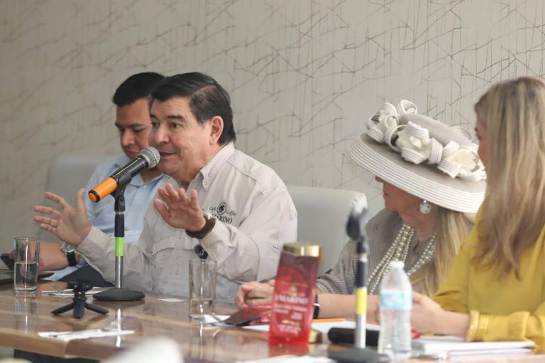 Exponen historia de Grupo Marino ante Amigos de México