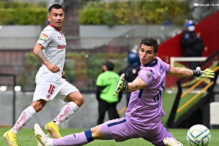 Polémico penalti da triunfo a Toluca ante Cruz Azul