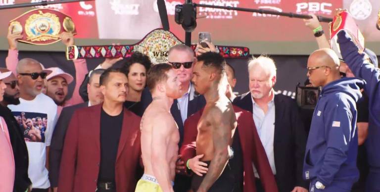 ”Canelo” Álvarez y Jermell Charlo superaron la báscula.