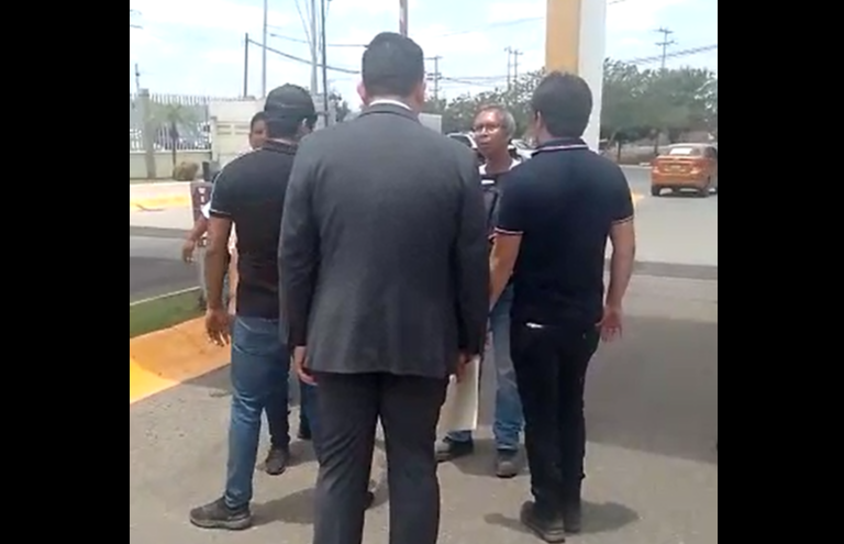 #Video | Sufre periodista de Ríodoce agresión y amenazas de universitarios en Informe