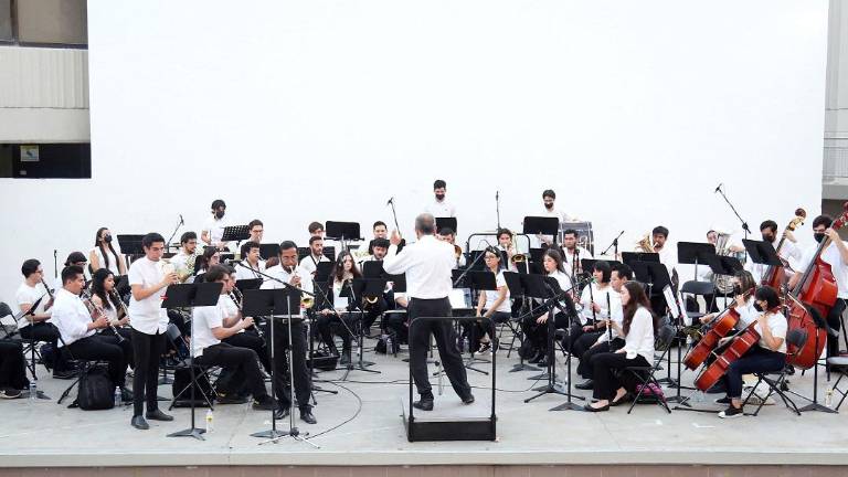 La Banda Sinfónica Juvenil del Estado es dirigida por el maestro Baltazar Hernández Cano.