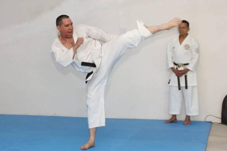 Luis Alberto Bojórquez llega al sexto dan, en karate do