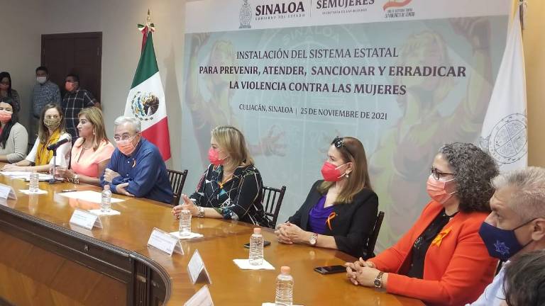 Rocha Moya recalcó que es necesario atender este tema de los feminicidios.