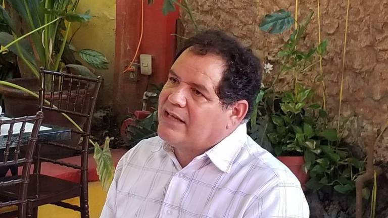 Conferencia de prensa con el diputado Apolinar García.
