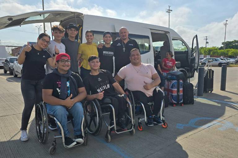 Se embarca Selección Mazatlán rumbo a los Paranacionales Conade