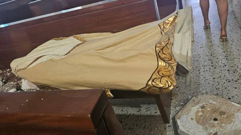 El vandalismo a la iglesia ocurrió cerca del mediodía de este miércoles, mientras había feligreses en el lugar.