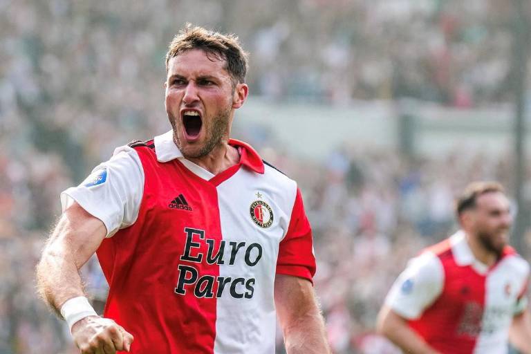 ¡Santiago Giménez es campeón de la Eredivisie!