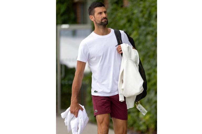Djokovic se muda a Grecia tras tensiones políticas en Serbia