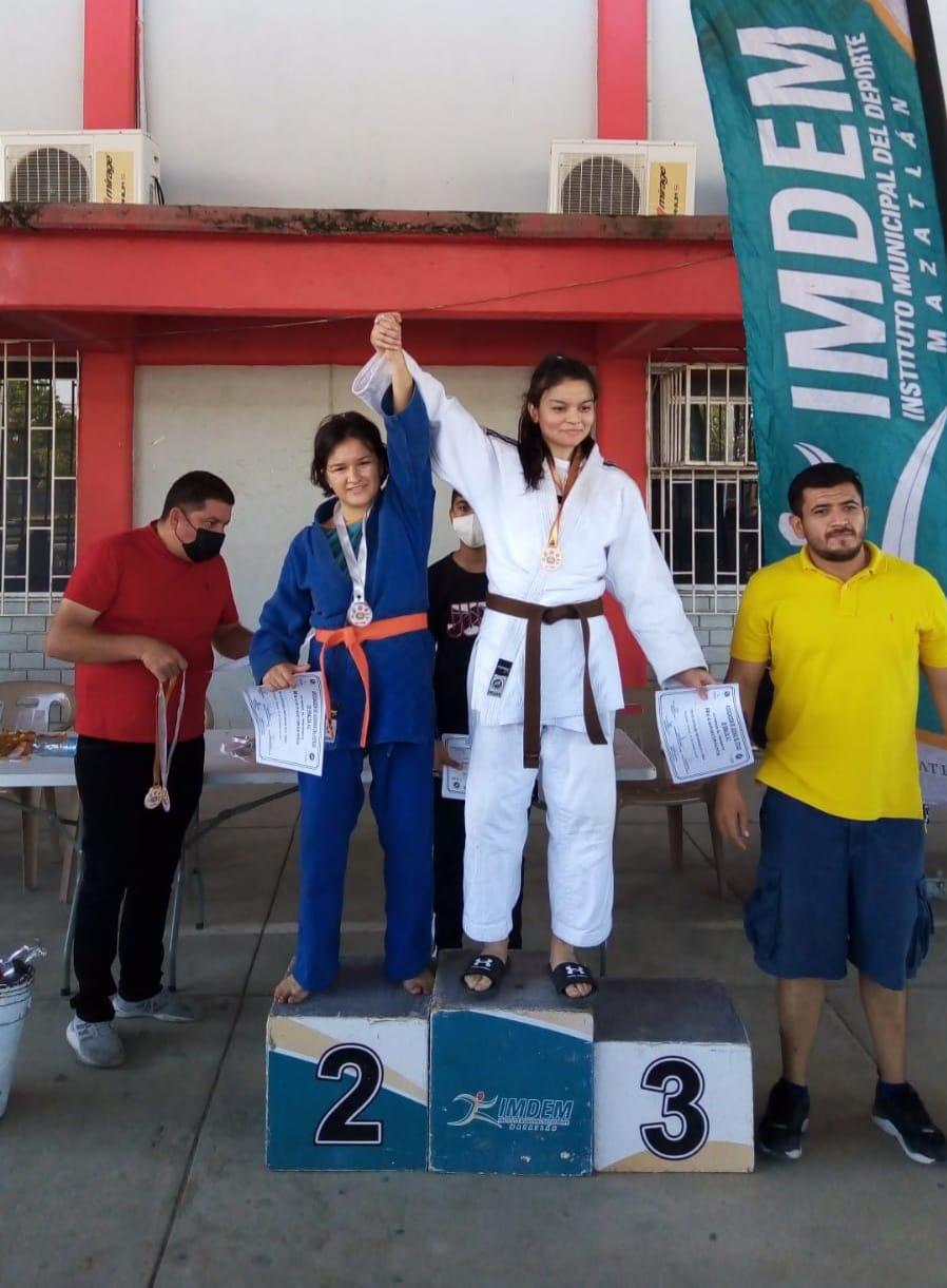 $!Mazatlecos brillan en Preparatorio Estatal de Judo
