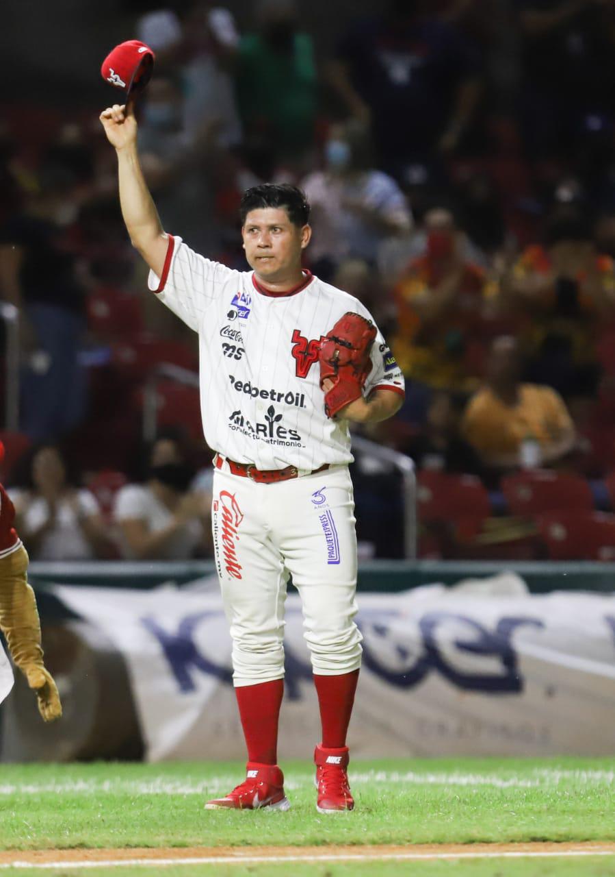 $!Venados de Mazatlán deja tendido a Charros de Jalisco en feria de carreras