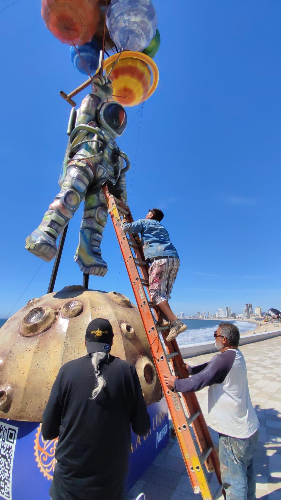$!Grafitean monigote del astronauta de Carnaval
