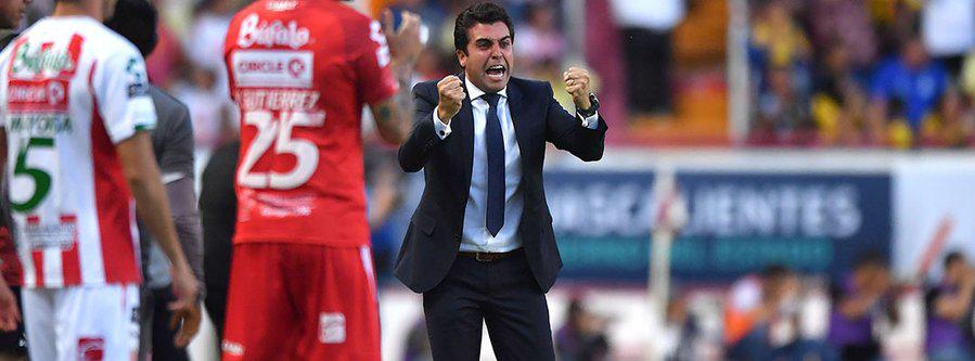 $!Michel Leaño es ratificado por Chivas por un torneo más