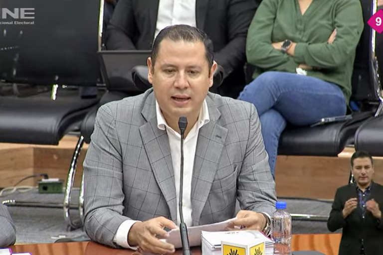 El PRD desaparece tras 35 años; el INE confirma la pérdida de su registro