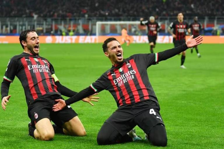 Un efectivo Milán saca ventaja ante el Napoli