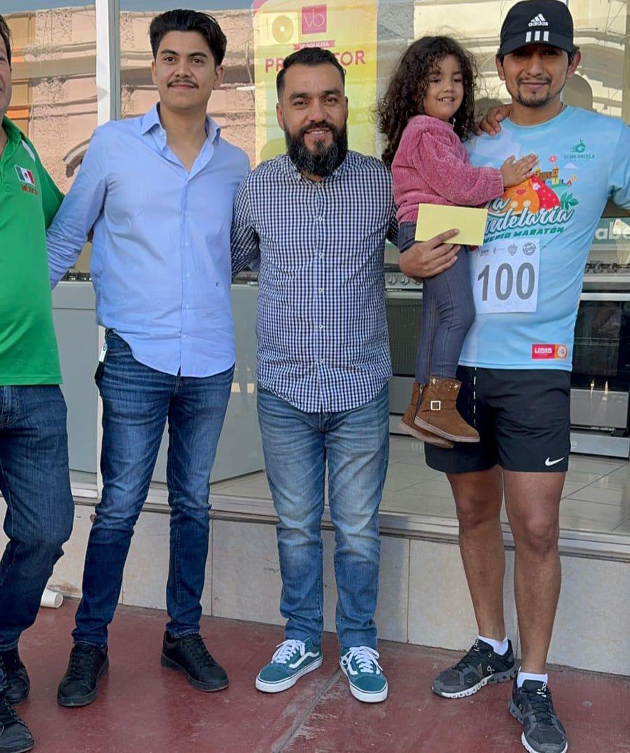 $!Mazatleca Norma Labrador anda desatada y ahora gana el Medio Maratón de la Candelaria en Quilá