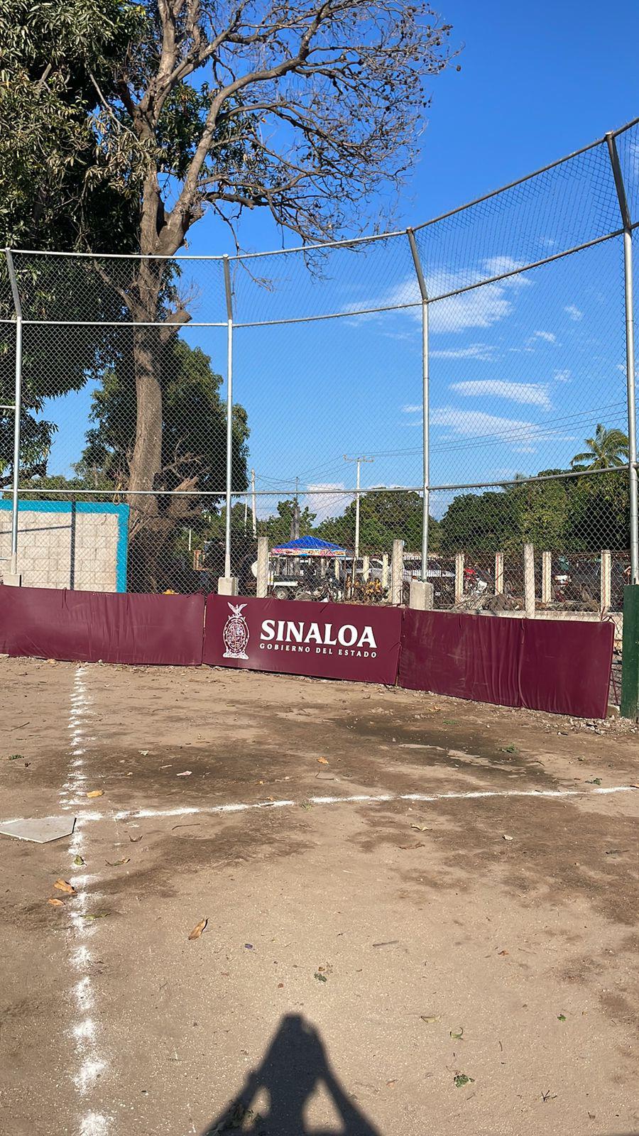 $!Entregan rehabilitación de campo de beisbol en El Melón