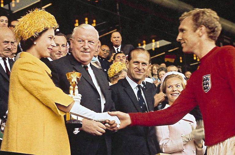 Isabel II, una reina ligada al deporte