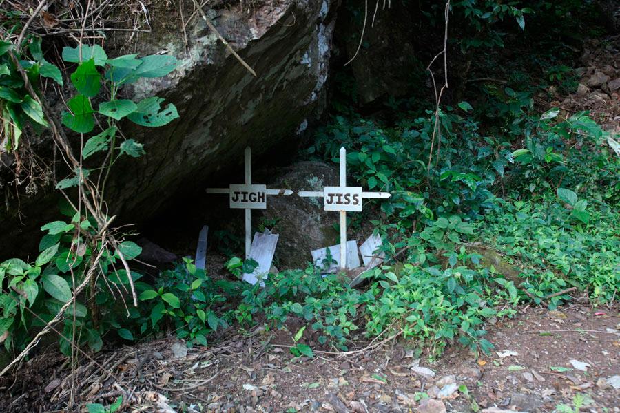 $!Cruces en el camino a Plomosas que recuerdan a los mineros asesinados en los últimos tres años. Foto: Rafael Villalba.