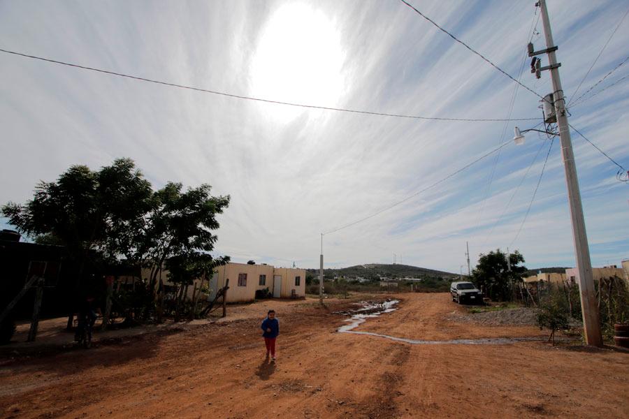 $!La familia de “Luis” se asentó en un fraccionamiento emergente que construyeron los mismos desplazados, con algunos apoyos de gobierno. Aun así, por la violencia, meses después muchas personas debieron abandonarlo. Fotos: Marcos Vizcarra.