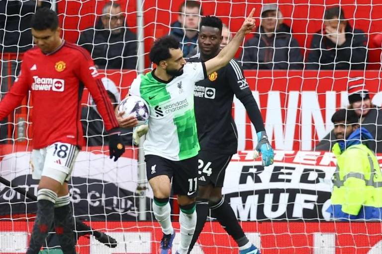 Liverpool empata con Manchester United, pero no logra recuperar la cima