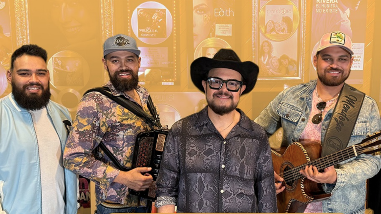 Aleks Syntek y Oro Norte.