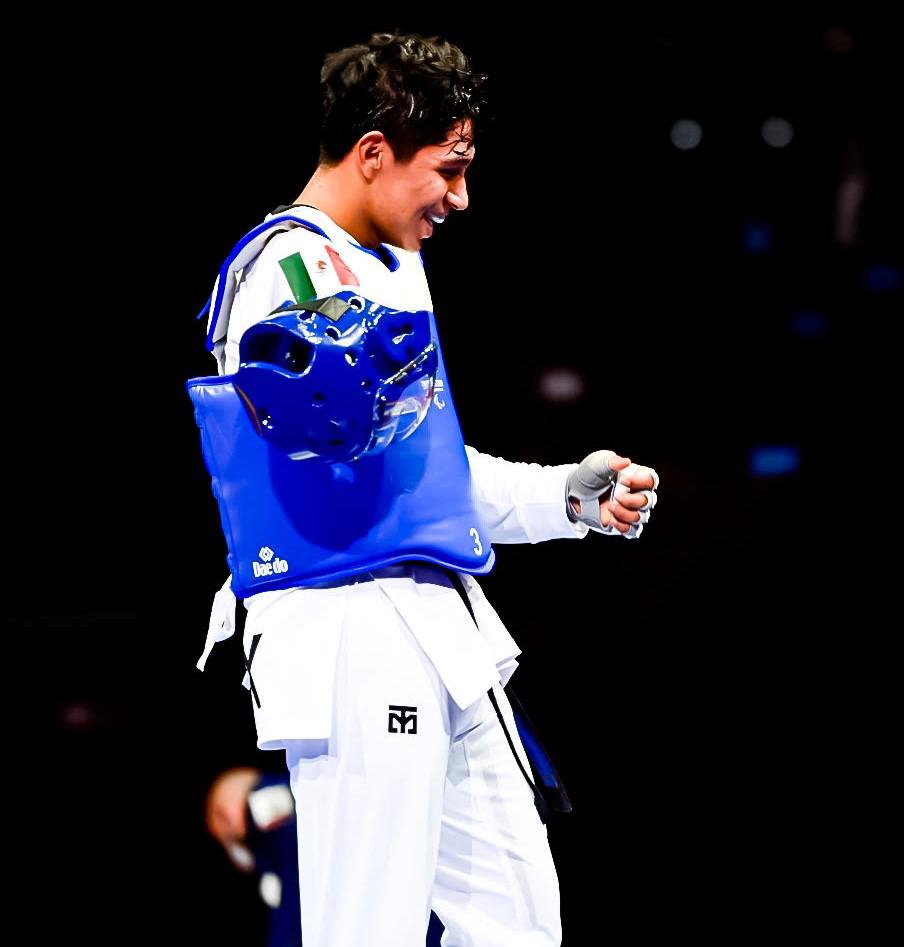 $!¡Juan Diego García es de oro! El sinaloense conquista el título del taekwondo en su debut en los Paralímpicos