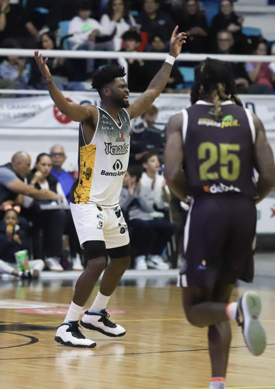 $!Venados Basketball logra cardiaco triunfo en presentación de Jeff Ledbetter