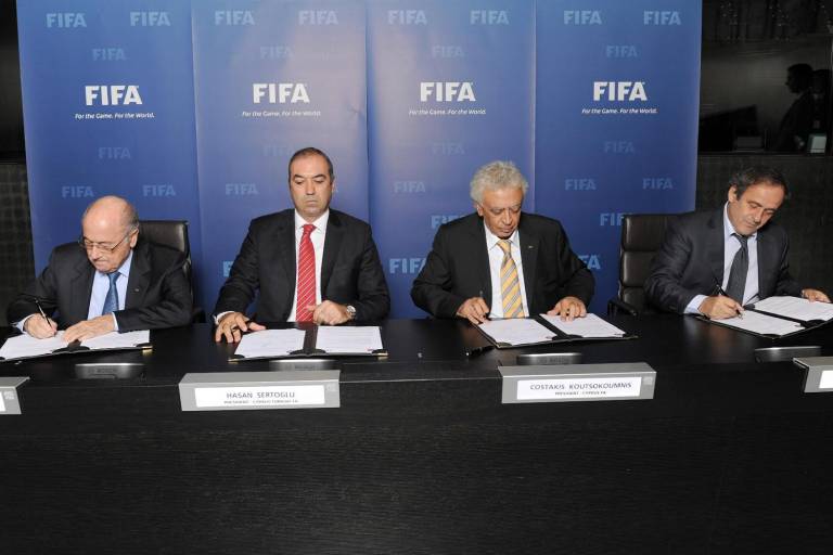Joseph Blatter y Michel Platini quedan libres de cargos de corrupción