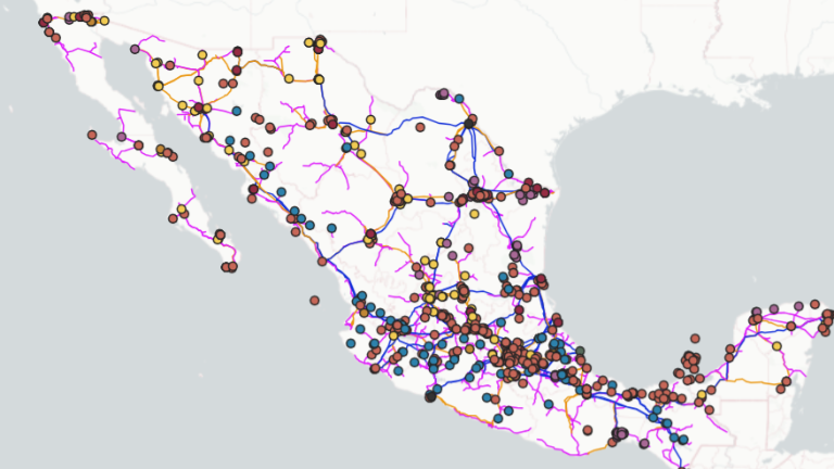 En el mapa se representan las centrales eléctricas en operación del SEN por tipo de tecnología y la Red Nacional de Transmisión.
