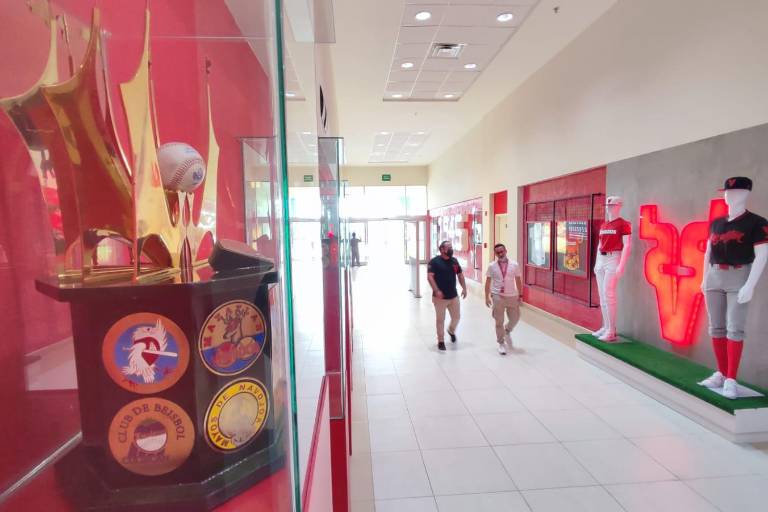 Venados de Mazatlán inaugura su Paseo de la Fama en Plaza Acaya