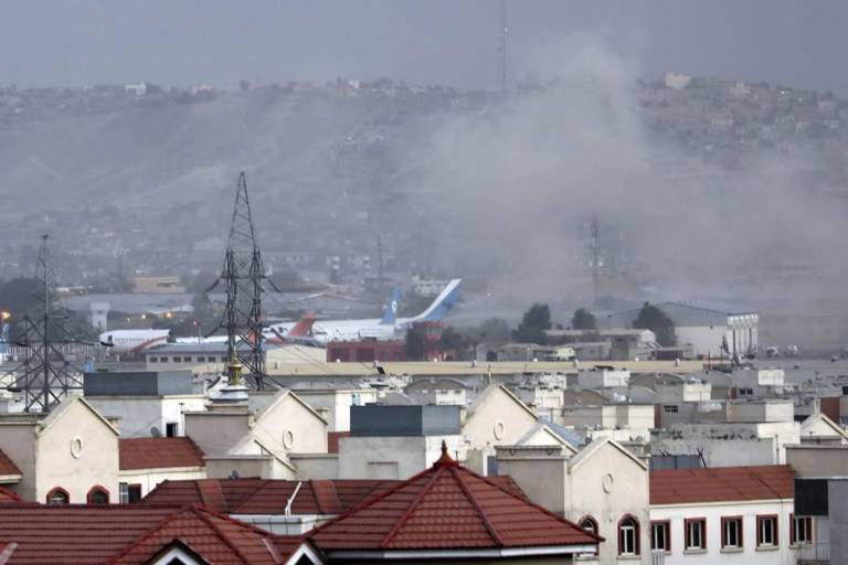 Sube a 170 la cifra de muertos por atentados en Kabul
