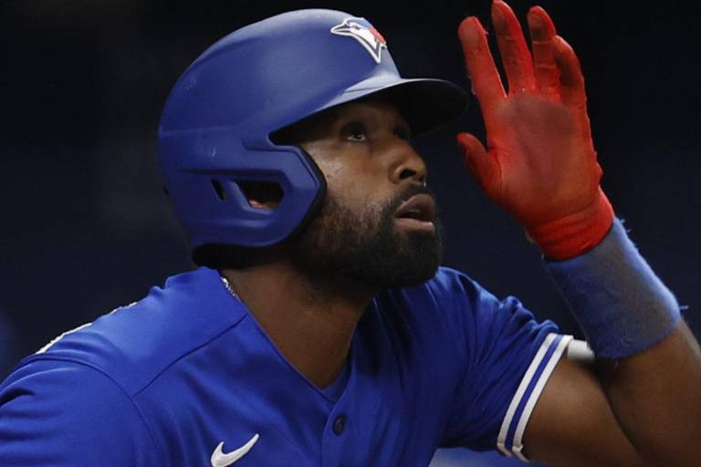 Jackie Bradley Jr. con pacto de liga menor en los Reales